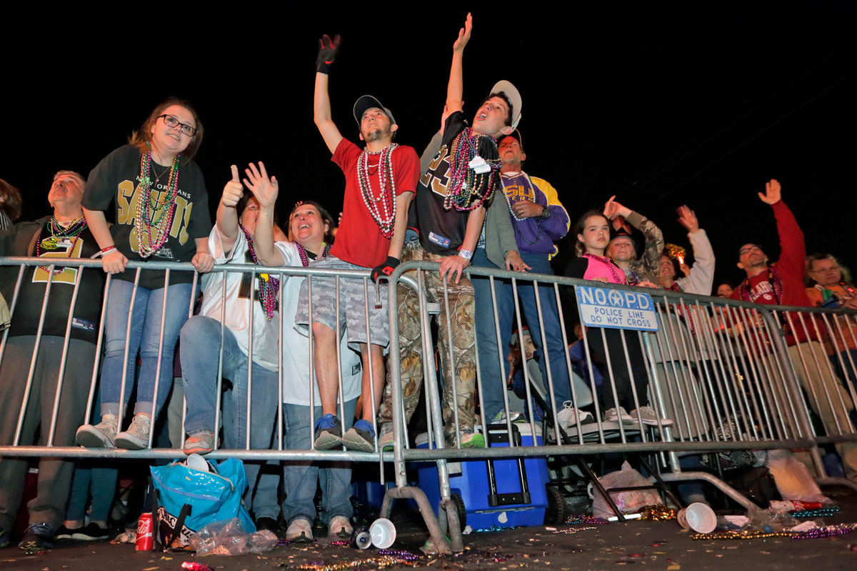 Krewe of Bacchus 2017 rolls in New Orleans: See Mardi Gras parade photos